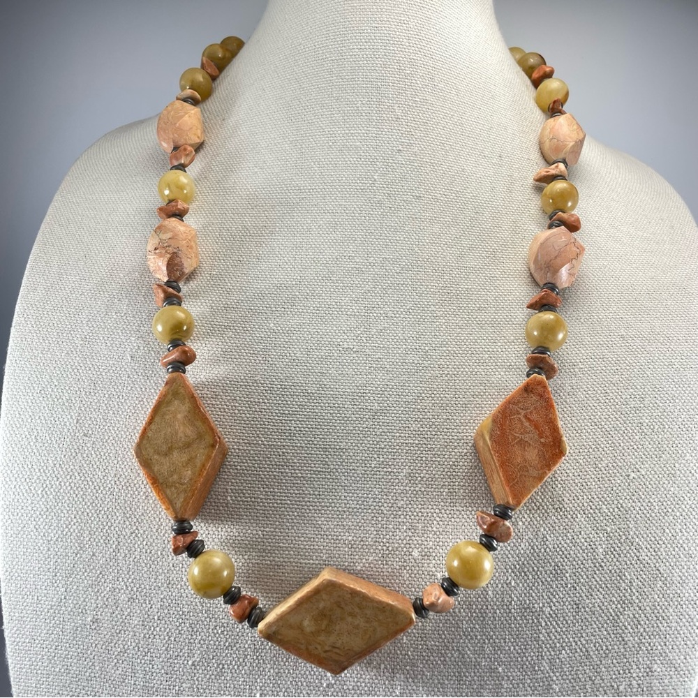Beautiful Unsigned Agate Yellow Jasper Glazed Wood Acrylic Statement Necklace